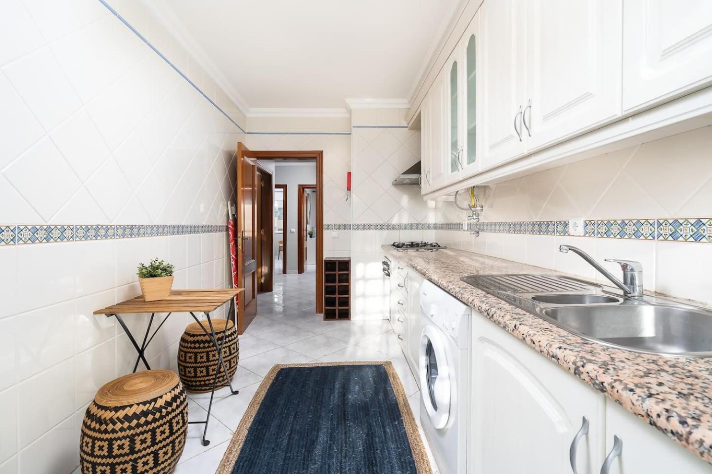 Spacious&Bright2Bedroom Apt Near Beaches,Sleeps 6 Portimão Exterior photo